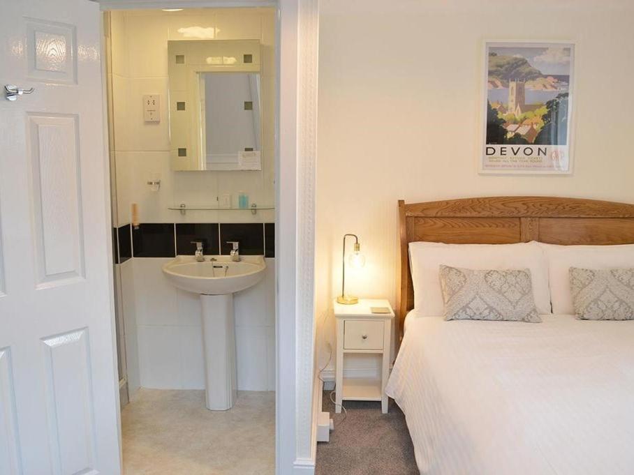 East Lyn House Bed & Breakfast Линмут Стая снимка
